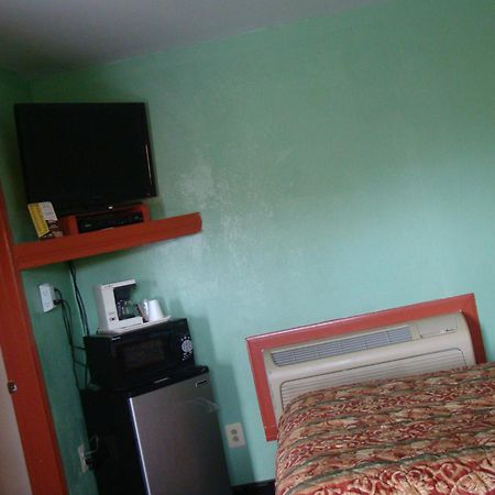 Budget Inn Mount Airy Zimmer foto