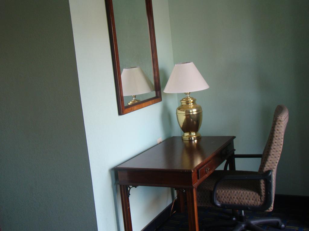 Budget Inn Mount Airy Zimmer foto