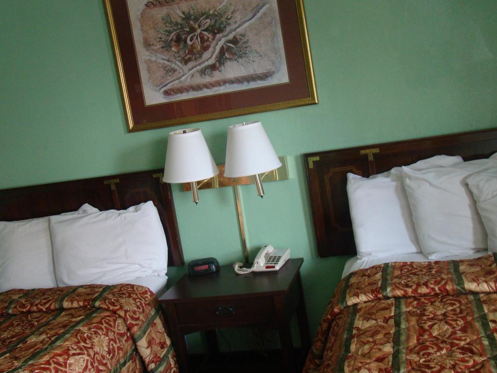 Budget Inn Mount Airy Zimmer foto